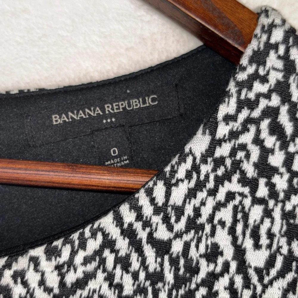BANANA REPUBLIC Black Short Dress Sleeve White Tweed Scoop Office Work Knee Mini